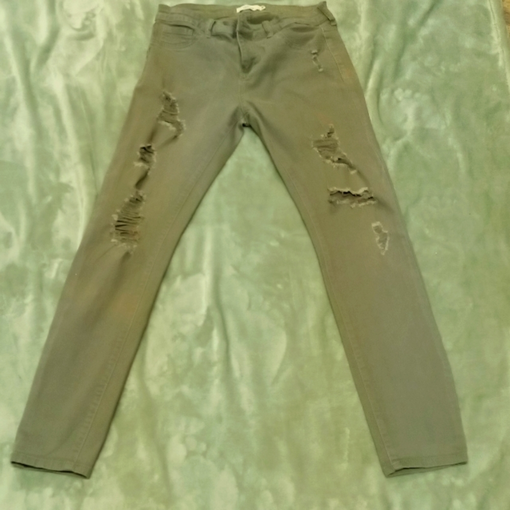 Size 9 green/grey distressed cello brand jeans